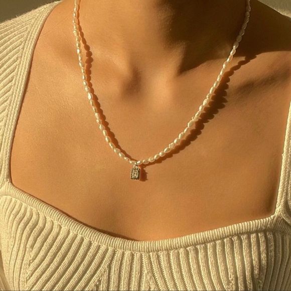 Baroque Pearl Necklace with Emerald Pendant - Picture 4 of 8